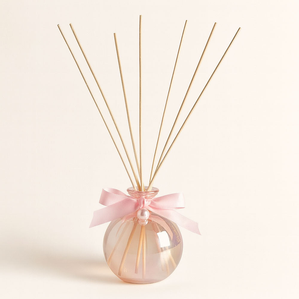 ¿Un mikado navideño y elegante? El Bouquet perfumado Thé de Fête 🎀 es la opción. Ideal para regalar y vivir la magia de Mathilde M. ¿Vamos?
