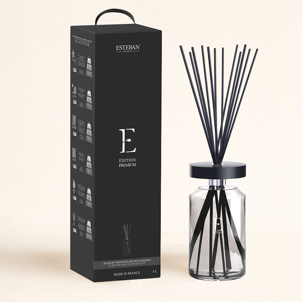 Detalle del ambientador mikado gigante aroma Figue Noire Esteban Paris edición premium 3L junto a su caja especial para regalo – D'Arome