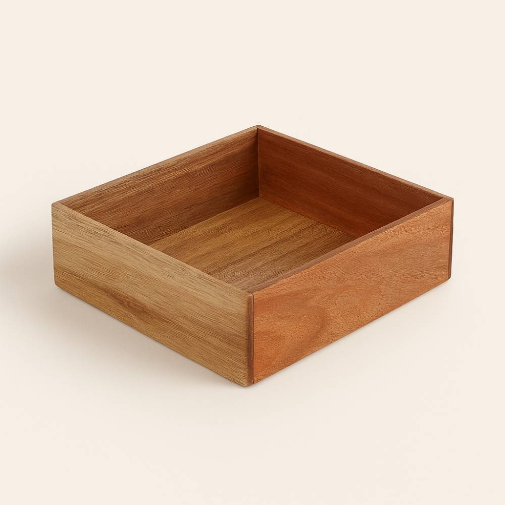 Bandeja madera NOA pequeña, tamaño 15x15x5 cm. Ideal para tus tartas de cera, brumas o decoración.