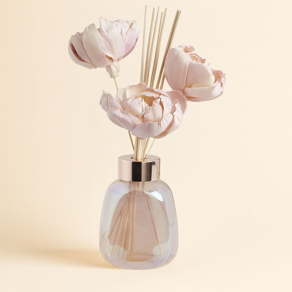 Bouquet perfumado Douce Pivoine 180 ml de Mathilde M: frasco premium con flores artesanales y aroma Marquise. 👉 Perfuma y decora con lujo.