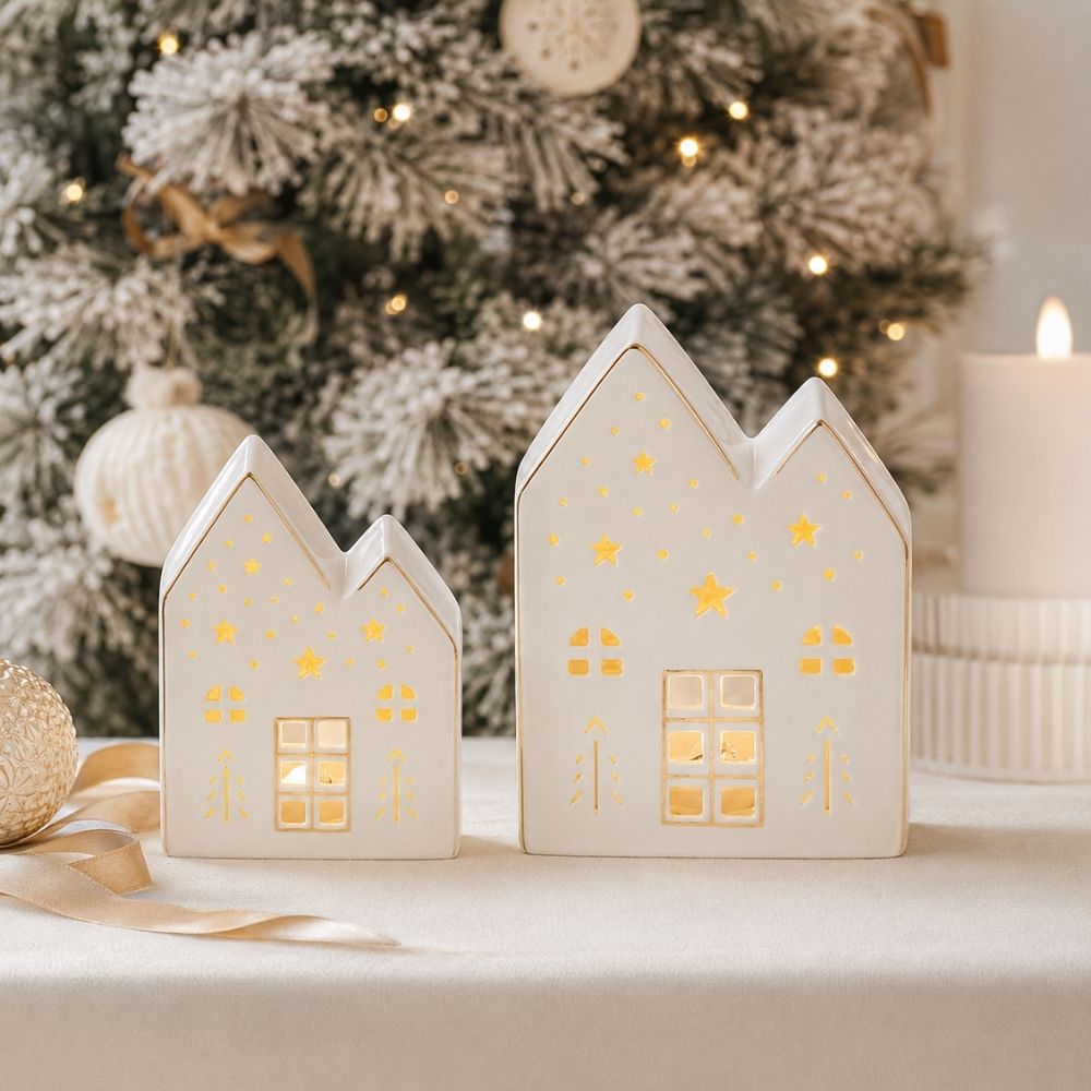 Comparativa de las casitas de Navidad de cerámica con luz LED de Mathilde M en tamaño grande y pequeño – D'Arome