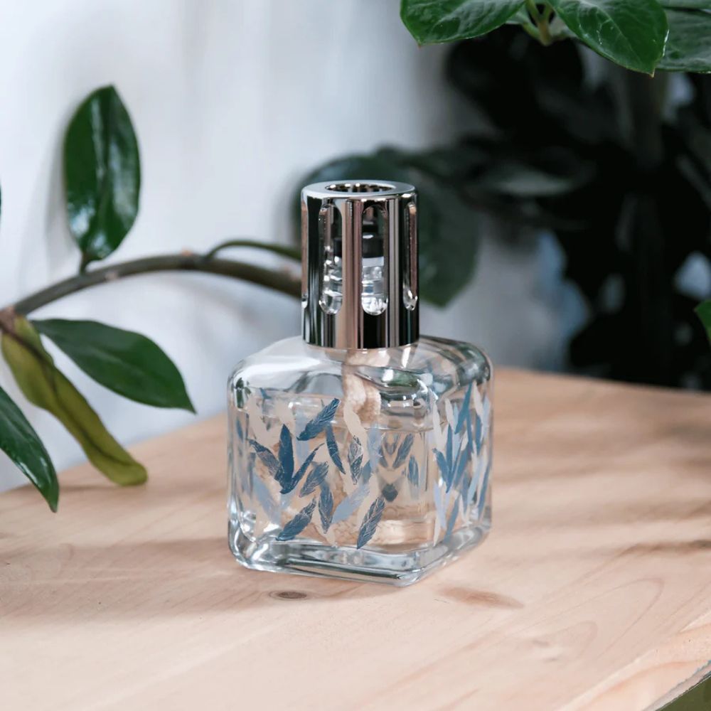 Cofre lámpara catalítica GLACON PLUMAS – aroma Cotton Cares – Maison Berger