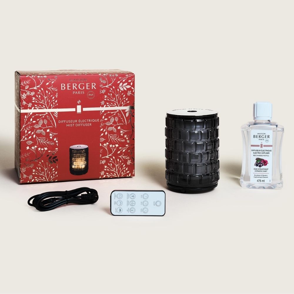 Cofre regalo navidad difusor eléctrico Celebration Maison Berger con caja edición roja dorada, difusor negro tallado, recambio Oud Hypnotique 475ml, mando a distancia y cable de alimentación – D'Arome