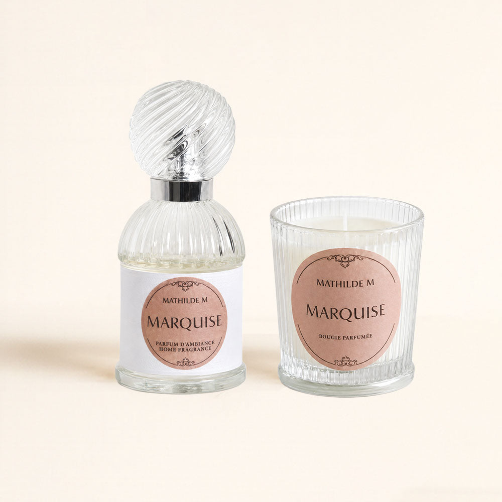 Piezas incluidas en el cofre regalo Trésor de Fleurs Marquise Mathilde M, ambientador spray y vela dentro de caja floral – D'Arome