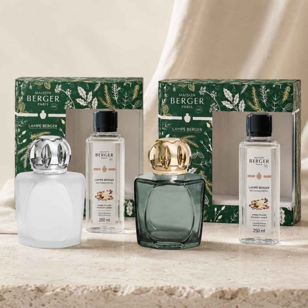 Colección Magical Maison Berger, lámparas catalíticas Verde y Esmerilada con sus cajas de edición Navidad y recambios Amber Powder – D'Arome