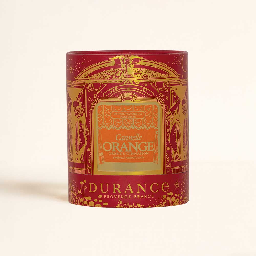 Detalle de la caja de regalo premium roja y dorada de la vela aromática Cannelle Orange (Naranja Canela) 300g de Durance – D'Arome