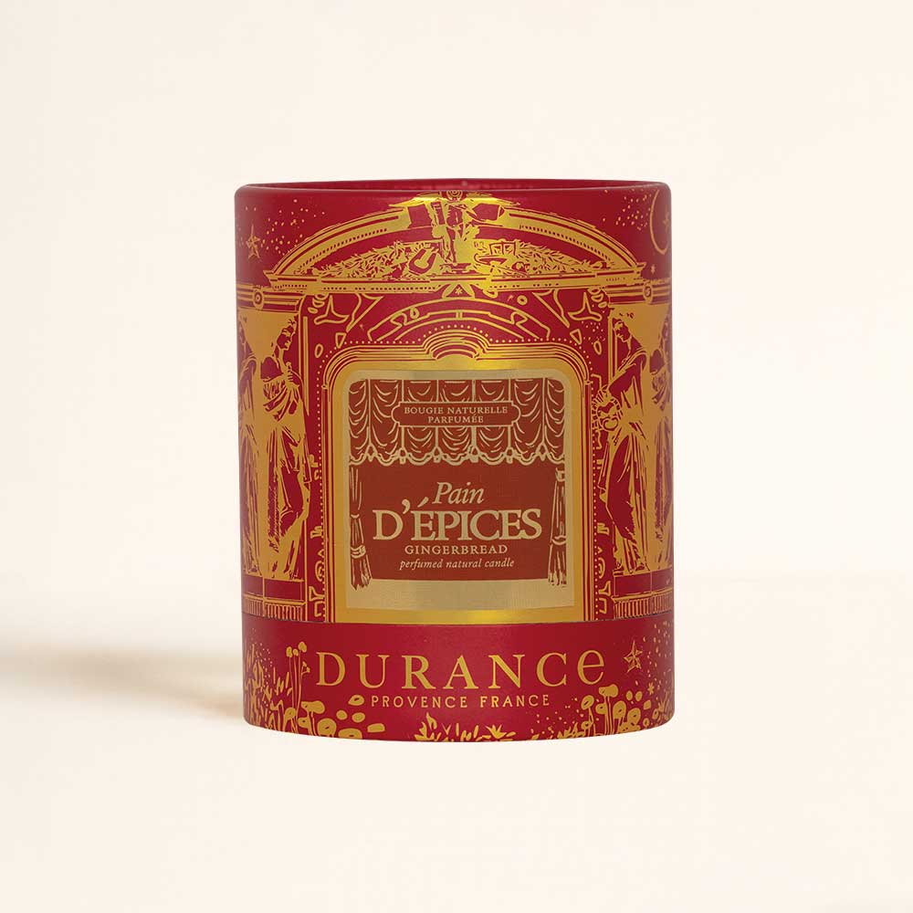Detalle de la caja de regalo premium roja y dorada de la vela aromática Pan de Especias 300g de Durance – D'Arome