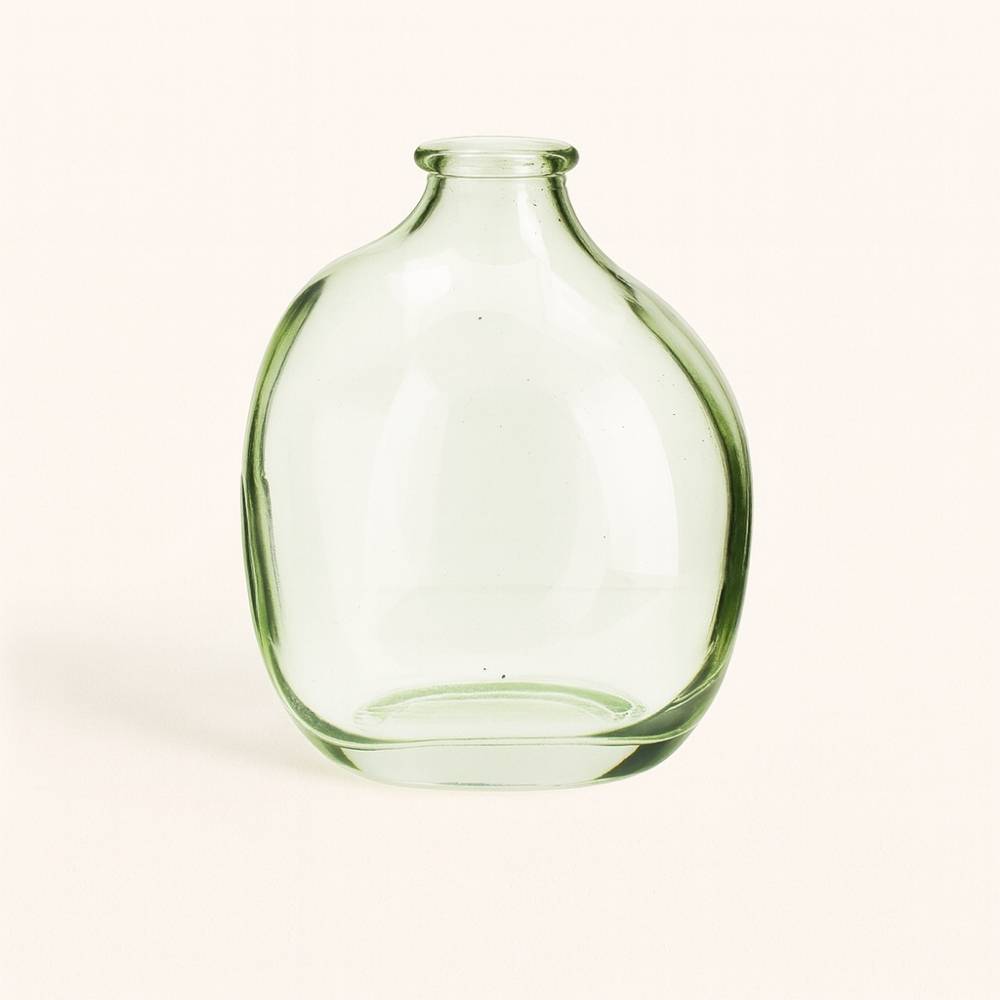 Envase mikado BRISA Verde de 9×10 cm 🌿. Frescura y elegancia para perfumar tu hogar de forma fácil y sencilla.