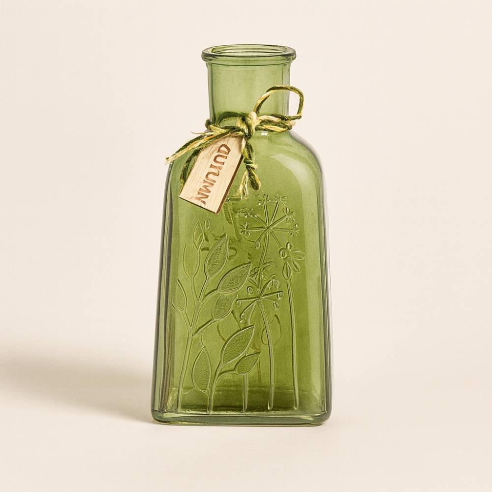 Renueva tu decoración con el envase mikado TESSA verde oscuro. Un toque elegante y sofisticado para perfumar tu casa.