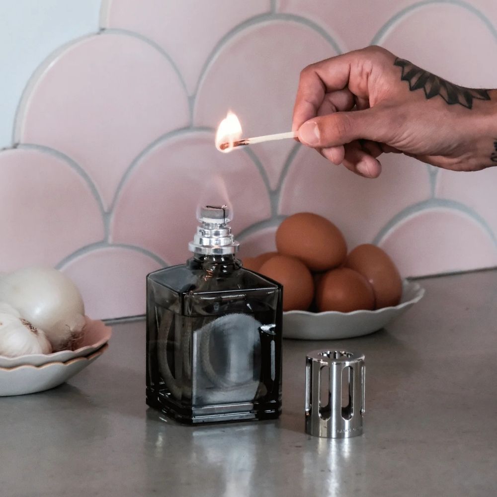 Lámpara catalítica CUADRADA GRIS – Maison Berger