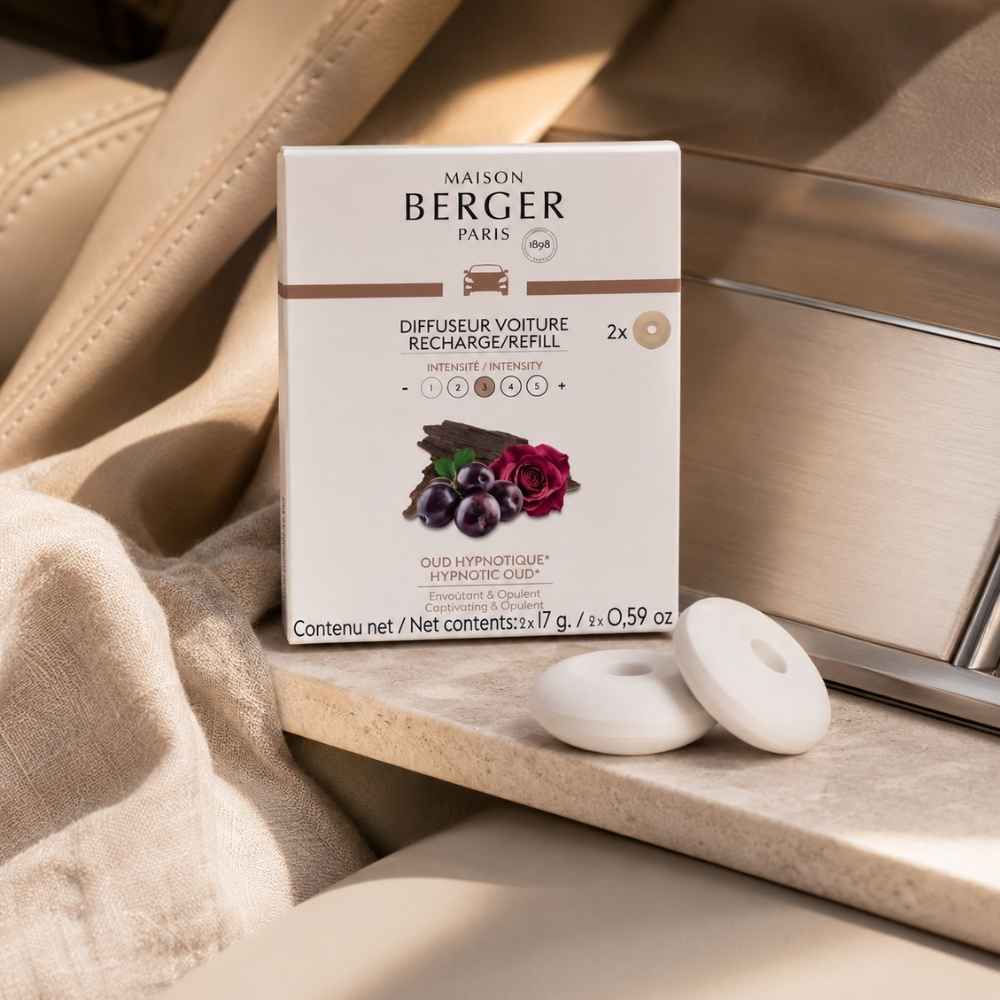Detalle del packaging del pack de dos recambios para difusor de coche Oud Hipnótico Maison Berger – D'Arome