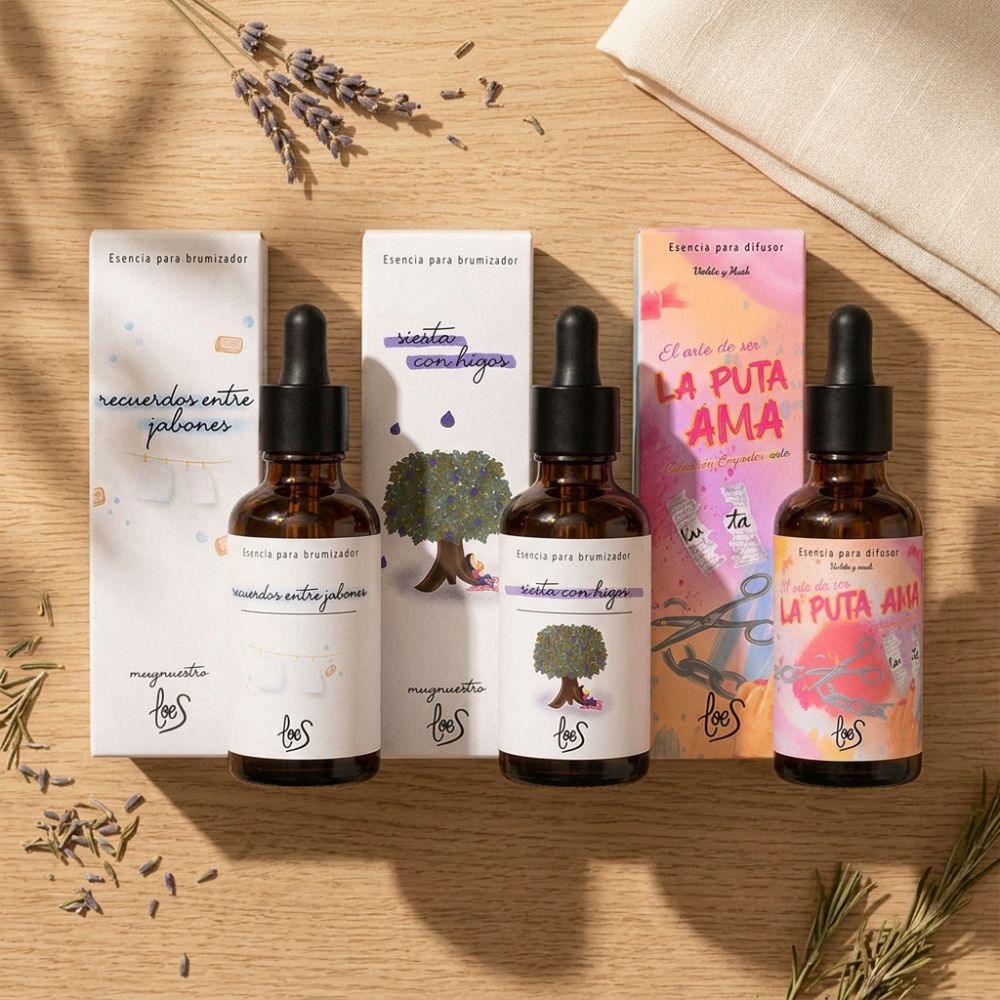 Cenital aromático del pack top ventas de tres esencias para difusor LoeS sobre madera natural con ramitas y bodegón aspiracional – D'Arome