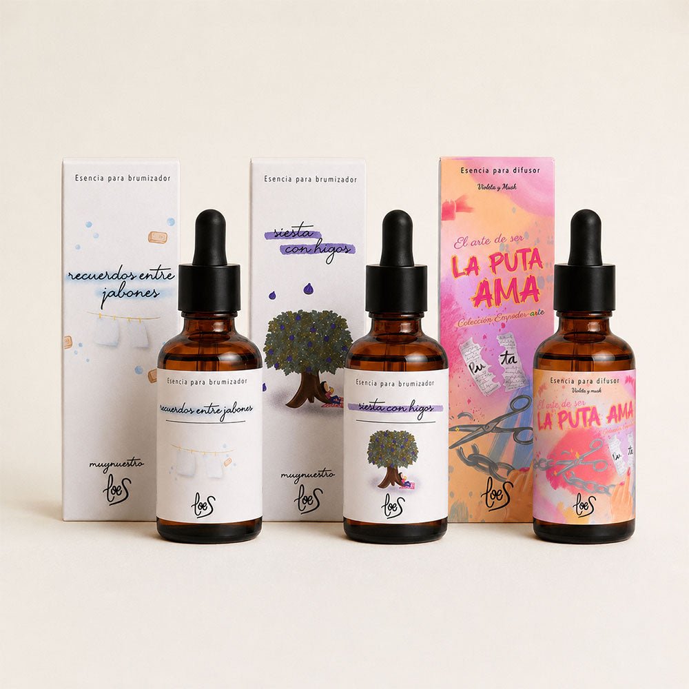 Pack top ventas LoeS con las tres esencias para difusor más vendidas: Recuerdos entre Jabones, Siesta con Higos y La Puta Ama, junto a sus cajas ilustradas sobre fondo crema – D'Arome