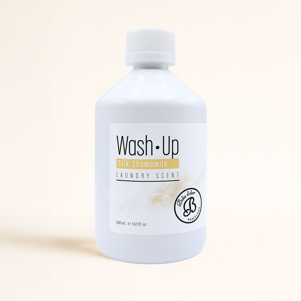 Perfume de Lavado 500ml Silk Chamomile en Formato ahorro. Sustituye el suavizante y perfuma tu colada de forma duradera. ¡Pruébalo ya!