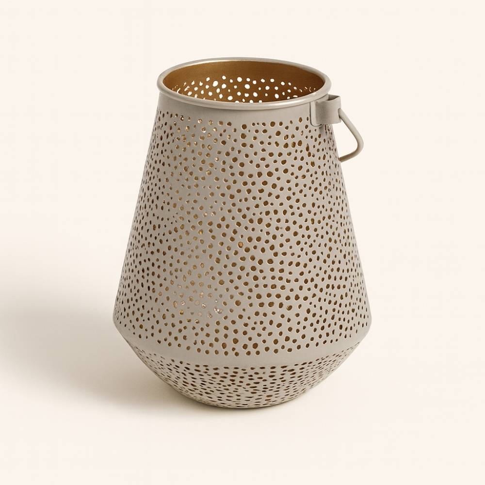 Portavelas CLARA blanco pequeño te va a enamorar. Luz y diseño minimalista para mesa o repisa.