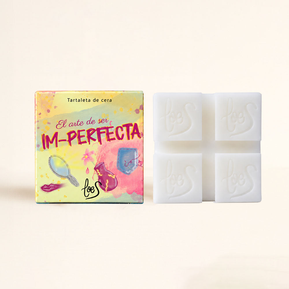 Tartaleta de cera para quemador El arte de ser Im-Perfecta de LoeS, 4 cubos de bergamota y azafrán, junto a su caja – D'Arome