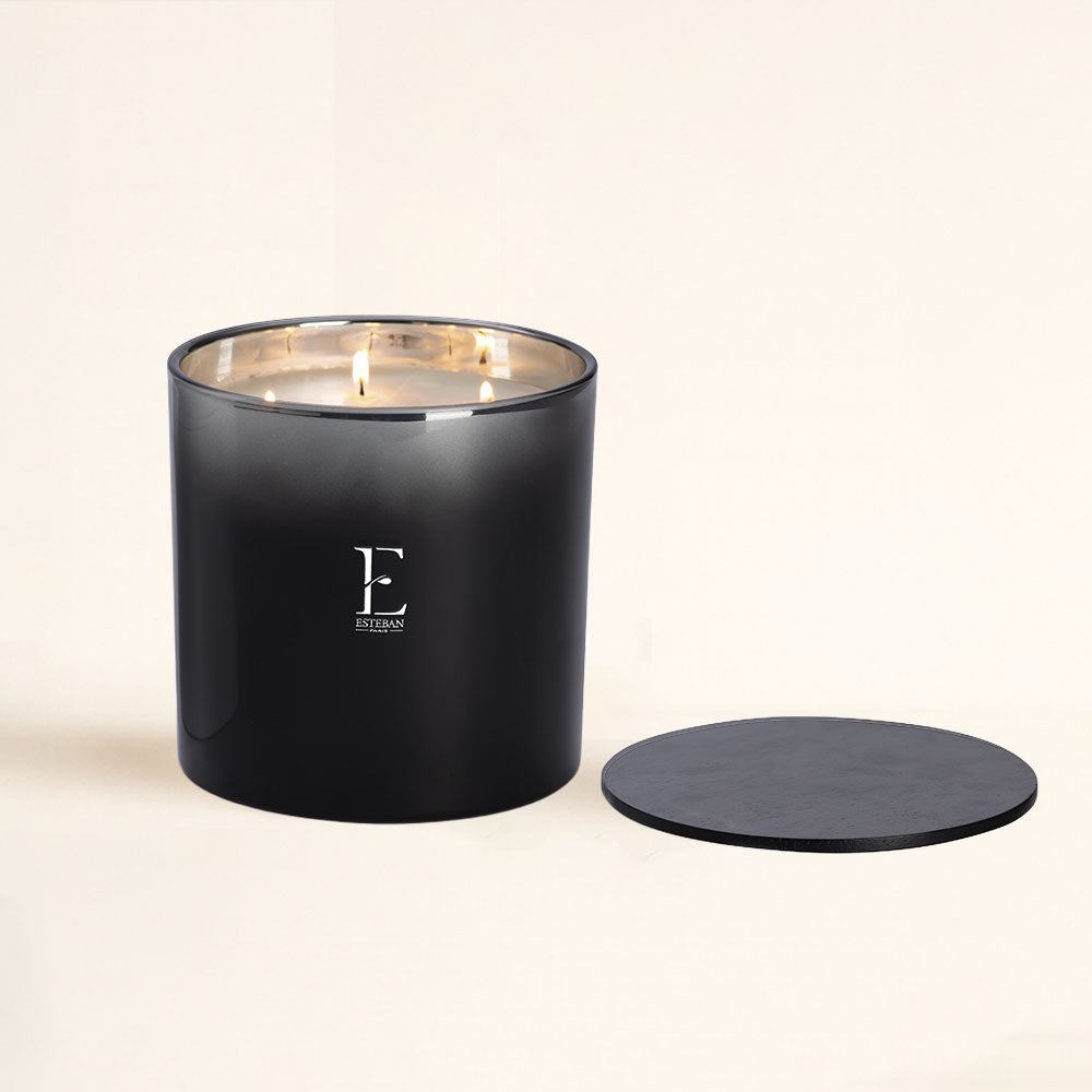 Vela aromática 1500g Neroli Esteban Paris encendida con tres mechas, edición premium con tapa de madera – D'Arome
