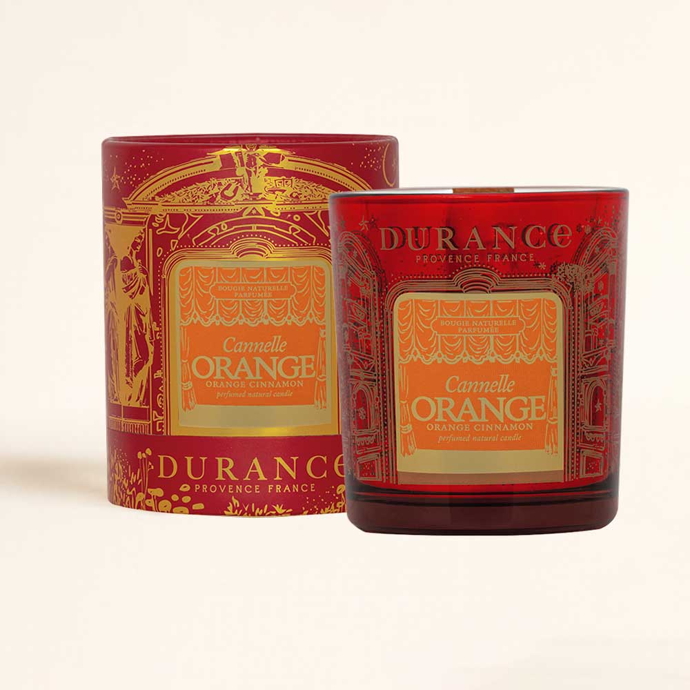 Vela aromática cera natural Cannelle Orange (Naranja Canela) 300g de Durance con su caja de regalo roja y dorada, packshot en fondo blanco – D'Arome