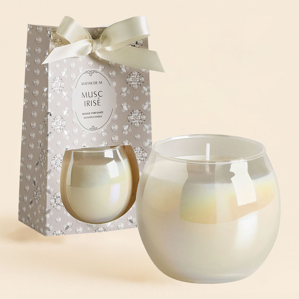 Vela perfumada Musc Irisé 170g: sofisticación en un formato práctico. Aroma floral con iris y jazmín. 🌟 El detalle elegante que estabas buscando.