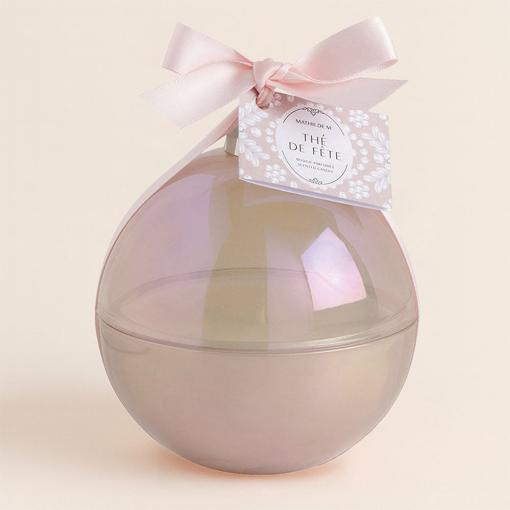 Vela perfumada Thé de Fête 210g de Mathilde M: una pieza decorativa que ilumina y perfuma tus fiestas. 👉 Atrévete a sentirla ya.