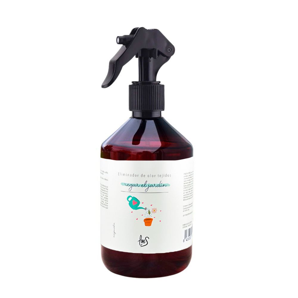 Con el spray de tejidos Eliminador de olores Regar el Jardín tu casa olerá a mimo, a gardenia. Adiós al mal olor a tabaco, humedad o mascotas.