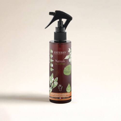 Spray de Tejidos Neroli de Esteban 200ml. Neutraliza olores y perfuma con frescura floral. Tu hogar siempre elegante y acogedor. ¡Descúbrelo!