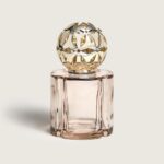Descubre la lámpara catalítica Pomelis Nude de Maison Berger. Una joya en tono nude elegante. Aroma Splendeur Vanillée incluido. ¡Enamórate!