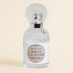 Perfume de ambiente Bois de Cachemire 30ml Mathilde M: spray práctico con aroma a melocotón, iris y almizcle. ¡¡Perfuma al instante!!