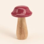 Seta Decorativa Roja Pequeña de 9x15cm con base de madera. Un toque alegre y natural para tu hogar. ¡Llévatela ahora y crea rincones mágicos!