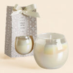 Vela perfumada Musc Irisé 170g: sofisticación en un formato práctico. Aroma floral con iris y jazmín. 🌟 El detalle elegante que estabas buscando.