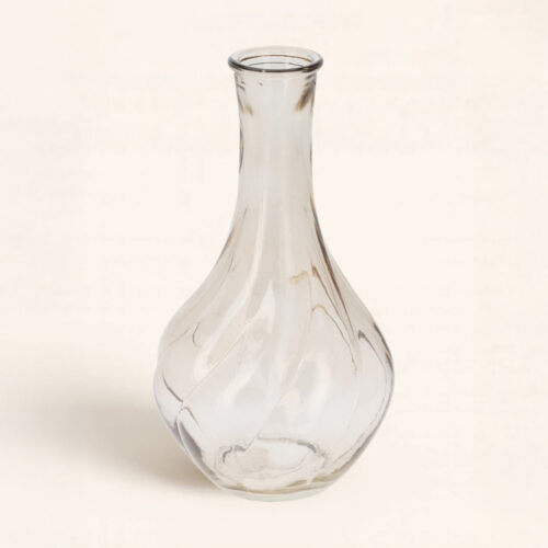 El envase mikado Talia Gris Claro une elegancia y calma. Vidrio con diseño espiralado y 200 ml de capacidad. 🌿 ¡Perfuma tu hogar con estilo!