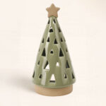 Portavelas Árbol de Navidad Verde grande. Luz suave y diseño artesanal para una Navidad natural y acogedora. ¡Ponle una vela de té perfumada!