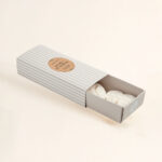 Secret de Santal: ceras perfumadas elegantes con notas de sándalo y jazmín. Hasta 10h de aroma cálido y envolvente. Perfectas para tu hogar.