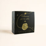 Vela decorativa con 3 mechas de madera Villancicos por las Calles redonda – LoeS - Imagen 6